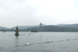 烟雨西湖湖景