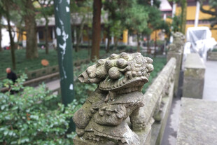 古建石栏龙头石雕