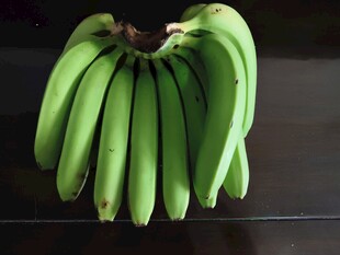 新鲜青香蕉