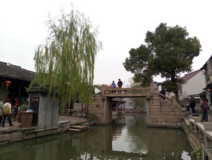 江南水乡古桥风光
